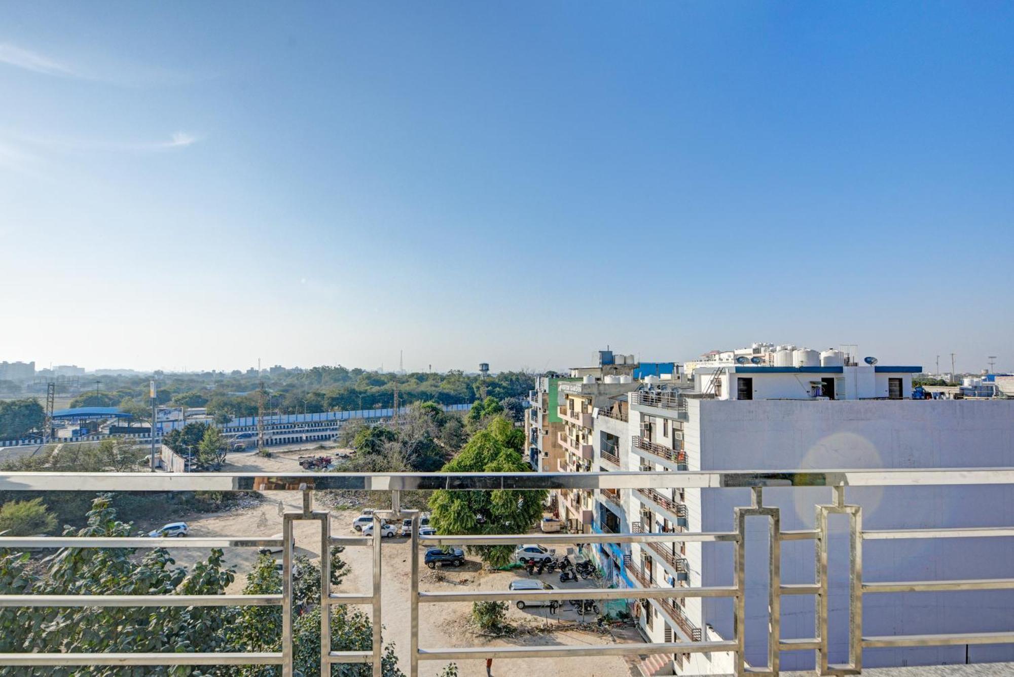 Royal Spark Inn1 - Medicity Gurugram, Near Medanta Hospital Gurgaon Exterior photo